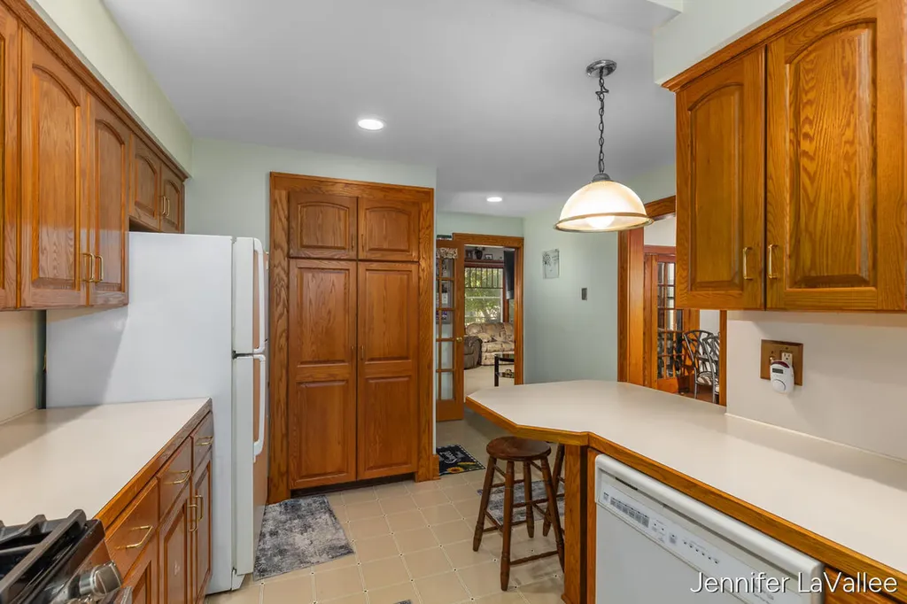 17 Burr Oak Street NE Grand Rapids City MI 49505