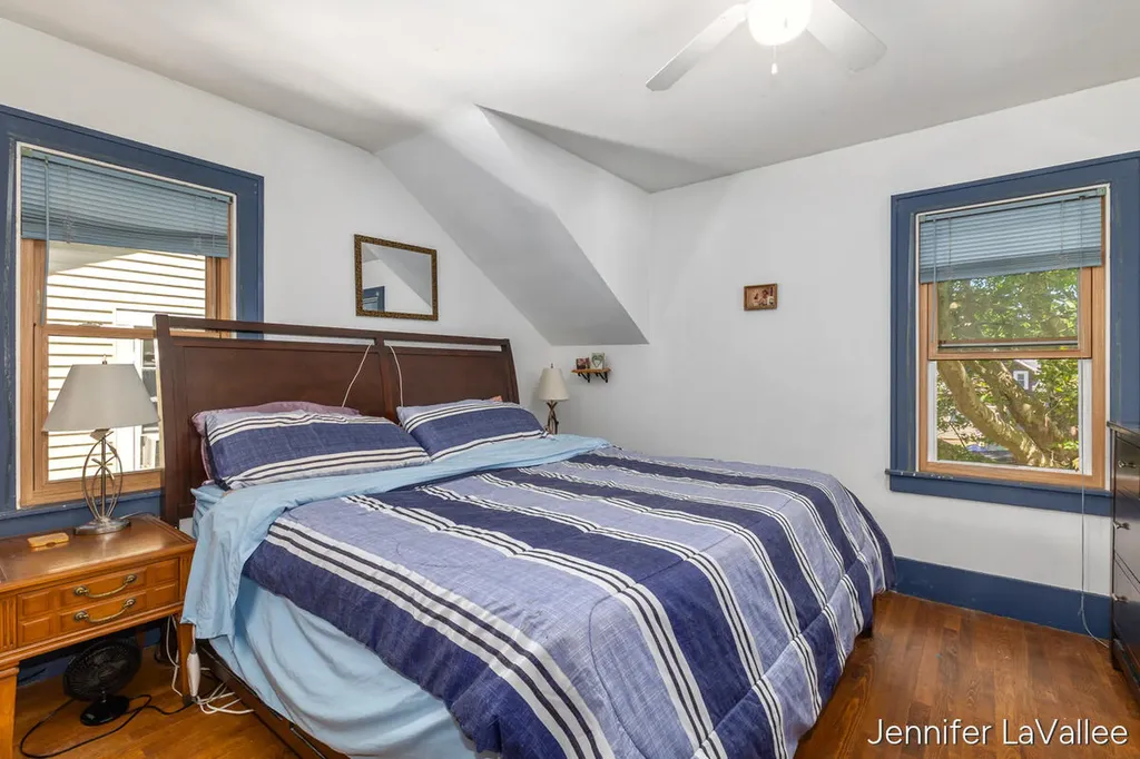 17 Burr Oak Street NE Grand Rapids City MI 49505