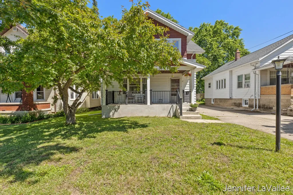 17 Burr Oak Street NE Grand Rapids City MI 49505