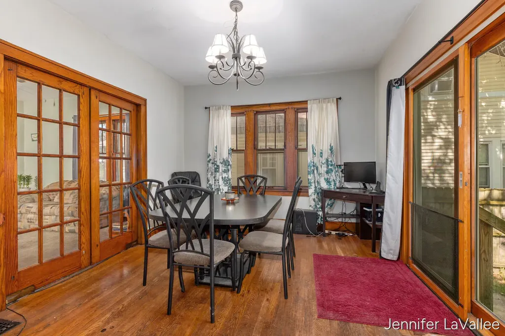17 Burr Oak Street NE Grand Rapids City MI 49505