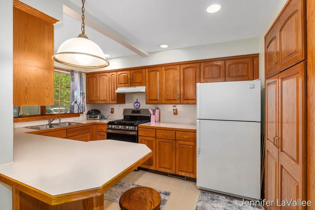 17 Burr Oak Street NE Grand Rapids City MI 49505