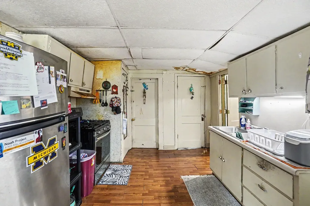 760 Scott Street Muskegon City MI 49442