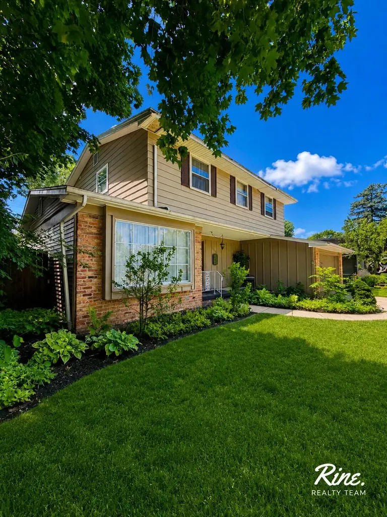 2709 Belaire Drive Lansing City MI 48911