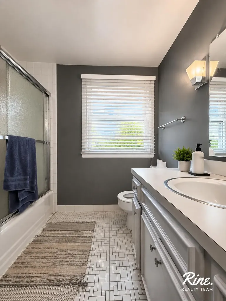 2709 Belaire Drive Lansing City MI 48911