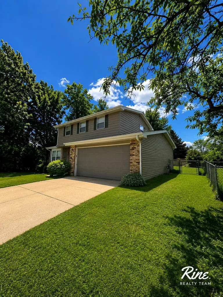 2709 Belaire Drive Lansing City MI 48911