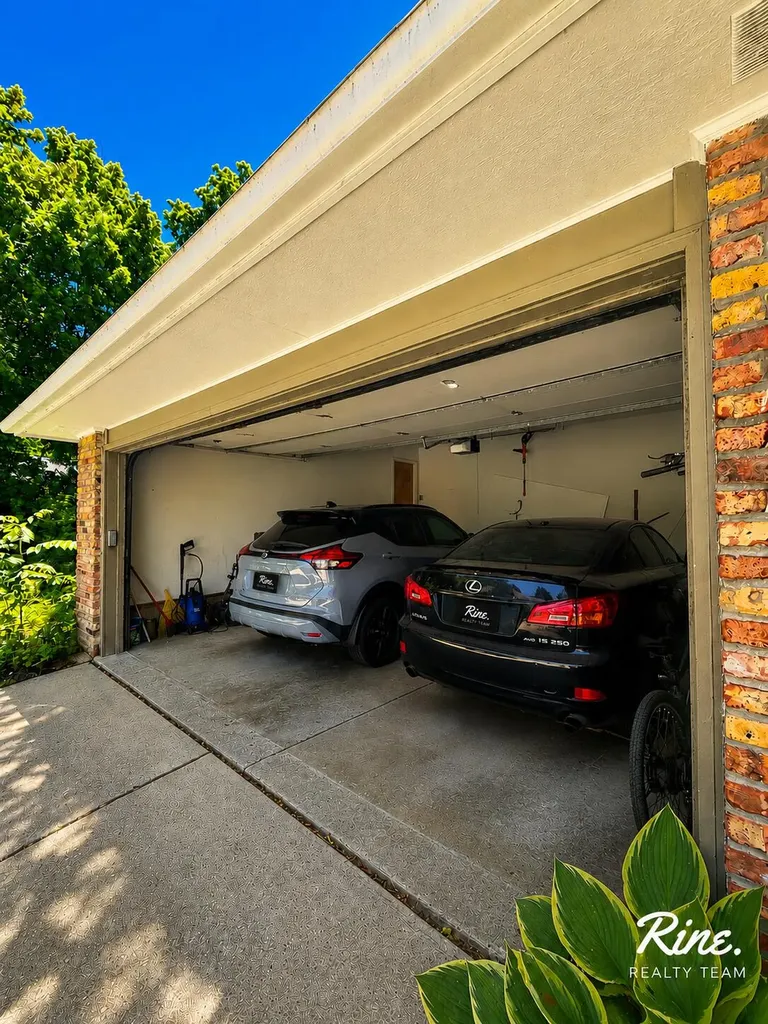 2709 Belaire Drive Lansing City MI 48911