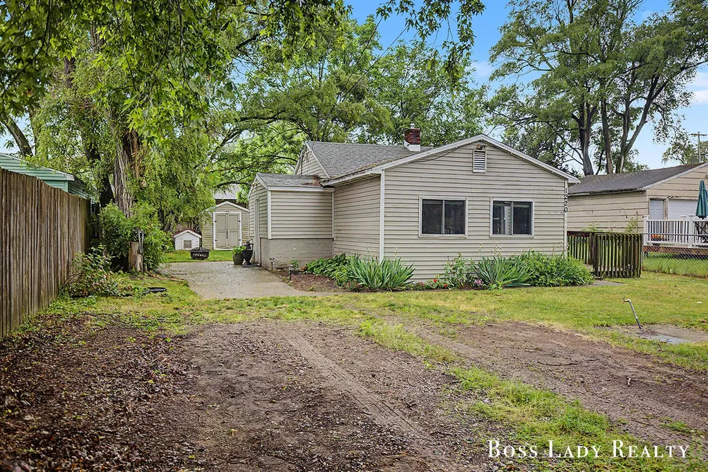 1220 Beechwood Street NE Grand Rapids City MI 49505