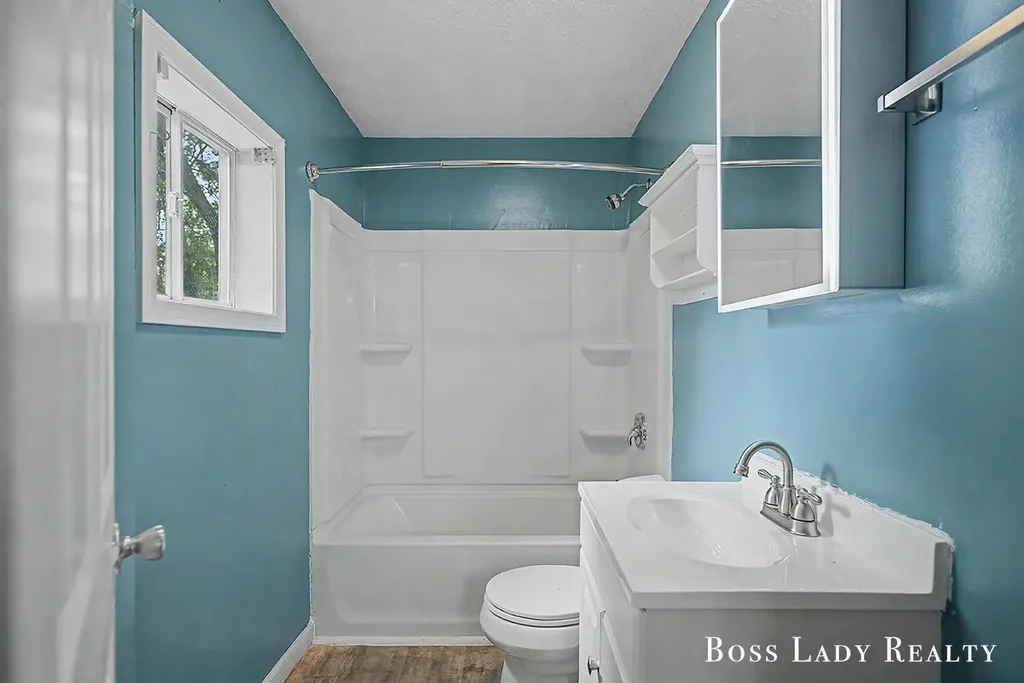 1220 Beechwood Street NE Grand Rapids City MI 49505