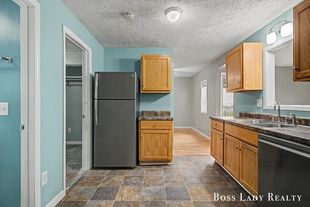 1220 Beechwood Street NE Grand Rapids City MI 49505