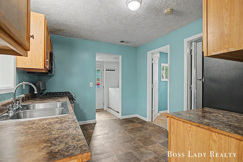 1220 Beechwood Street NE Grand Rapids City MI 49505