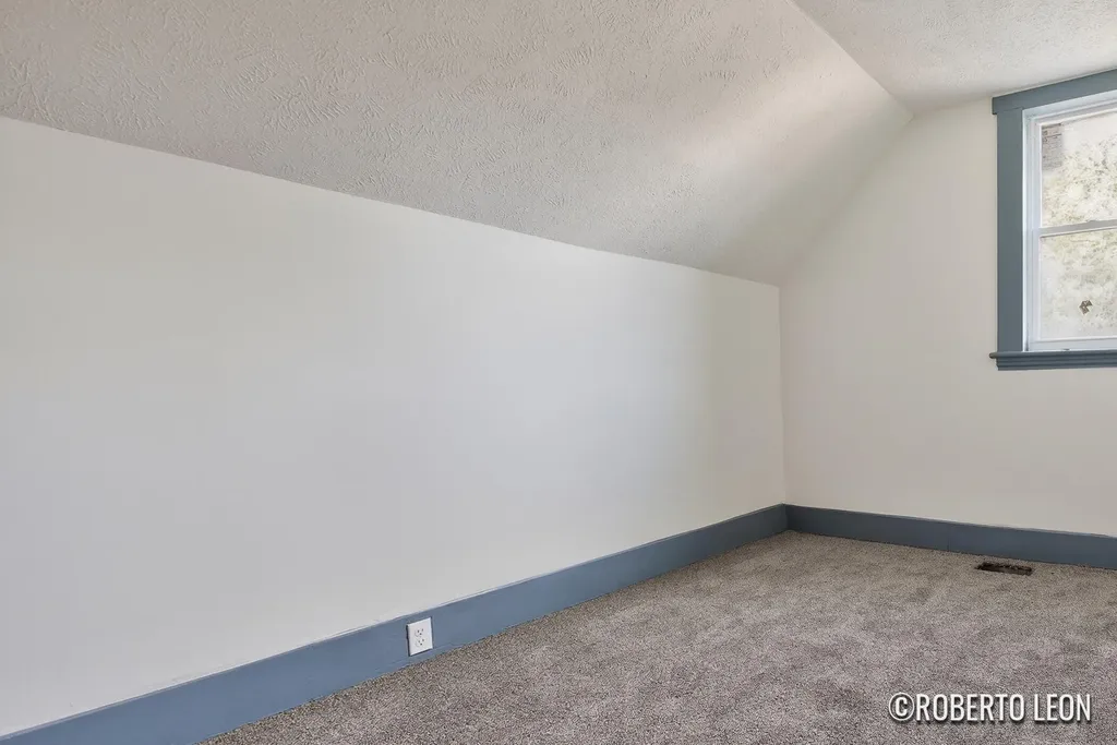 1380 Sanford Street Muskegon City MI 49441