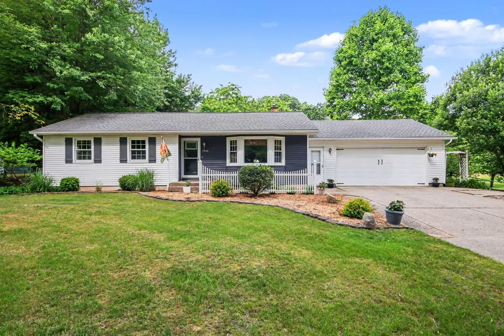 7475 Thornapple River Drive SE Caledonia Township MI 49316