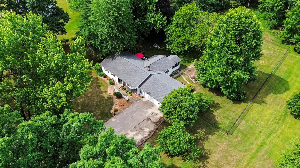7475 Thornapple River Drive SE Caledonia Township MI 49316