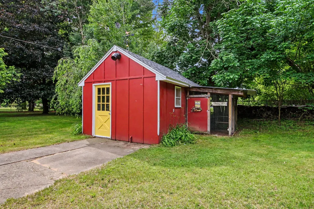 7475 Thornapple River Drive SE Caledonia Township MI 49316