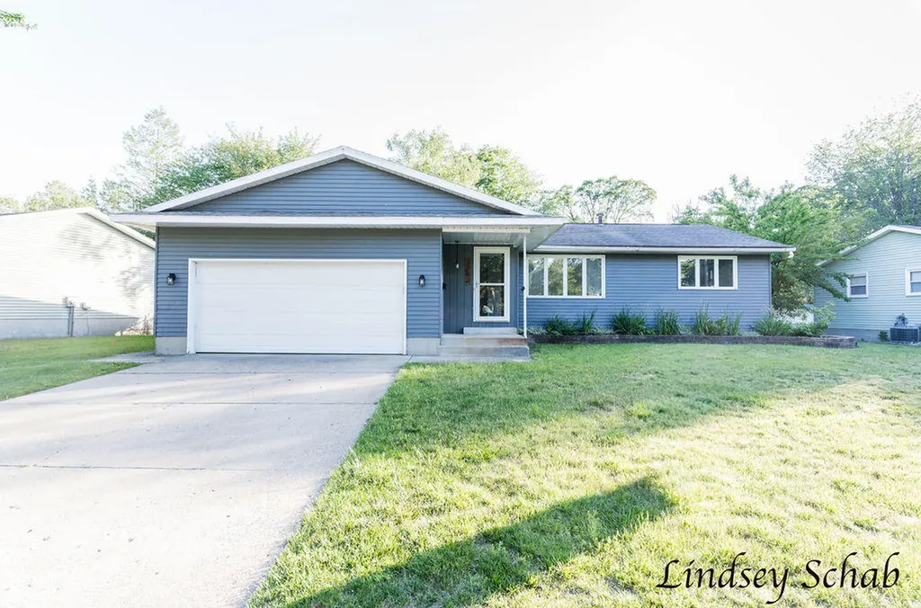 3243 Royal Oak Road Roosevelt Park City MI 49441