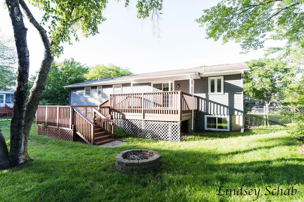 3243 Royal Oak Road Roosevelt Park City MI 49441