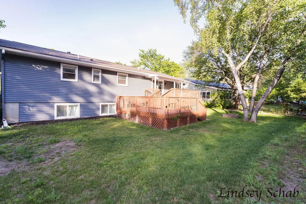 3243 Royal Oak Road Roosevelt Park City MI 49441