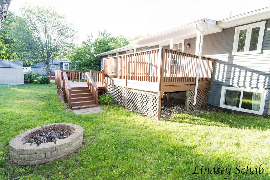 3243 Royal Oak Road Roosevelt Park City MI 49441