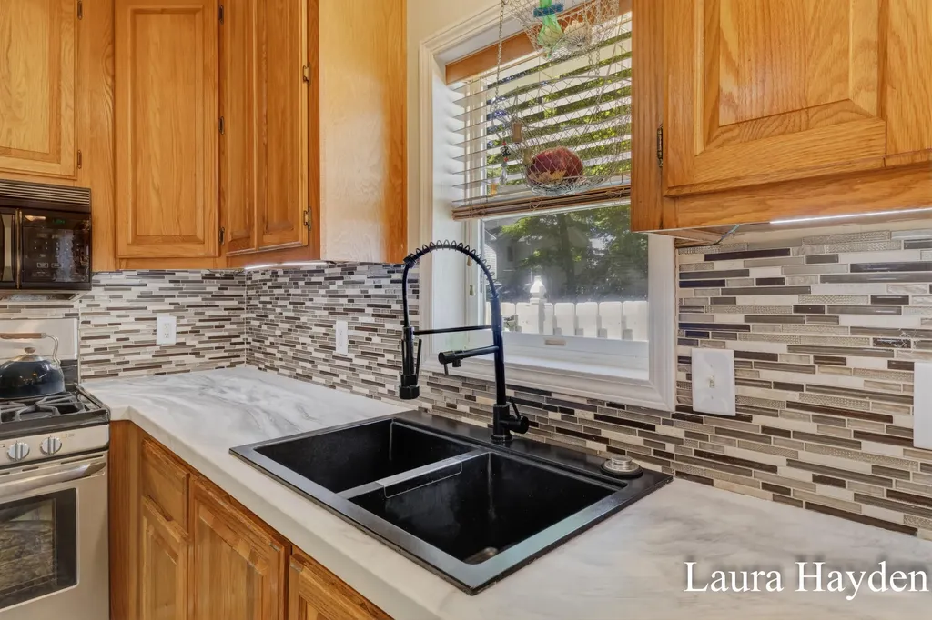 6859 Paradise Park Boston Township MI 48881
