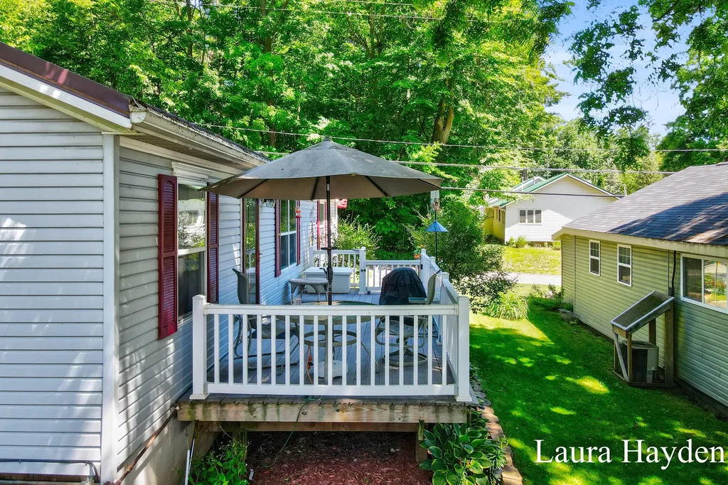 6859 Paradise Park Boston Township MI 48881
