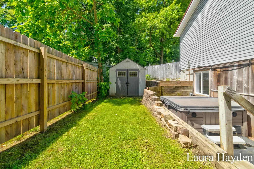 6859 Paradise Park Boston Township MI 48881