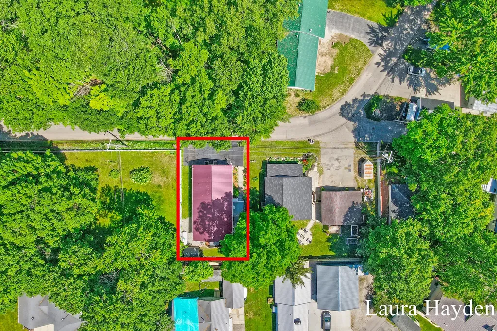 6859 Paradise Park Boston Township MI 48881