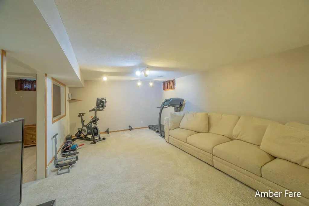 1508 Hendrick Road Norton Shores City MI 49441
