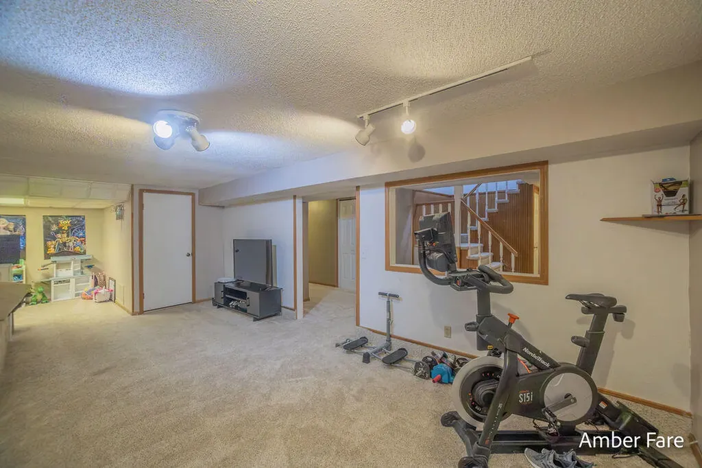1508 Hendrick Road Norton Shores City MI 49441