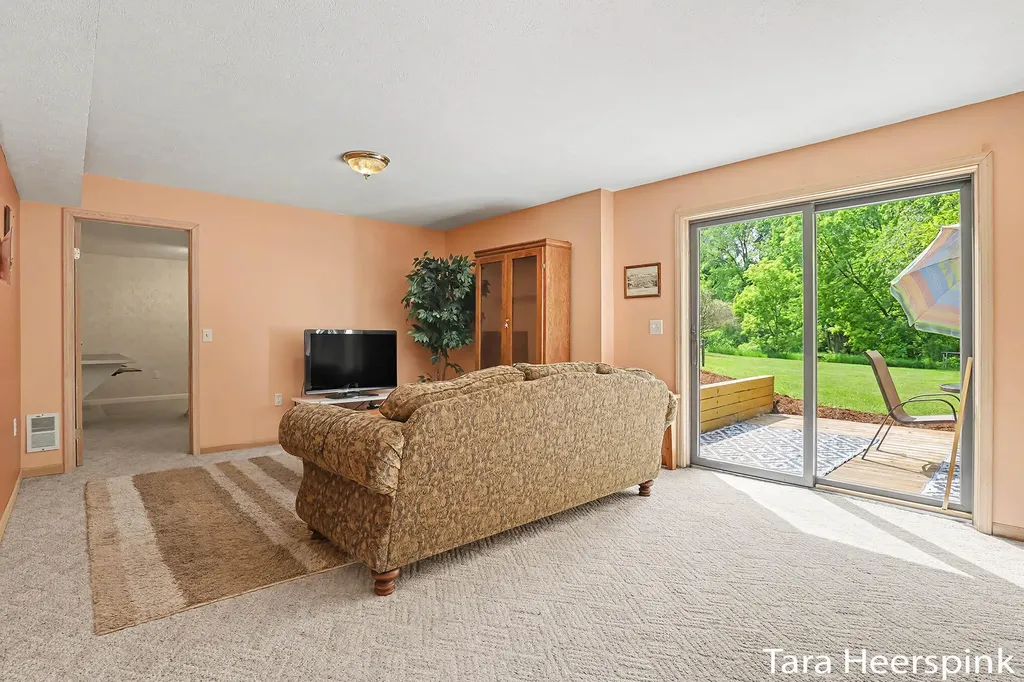 6237 Arroyo Vista Drive NE Cannon Township MI 49341