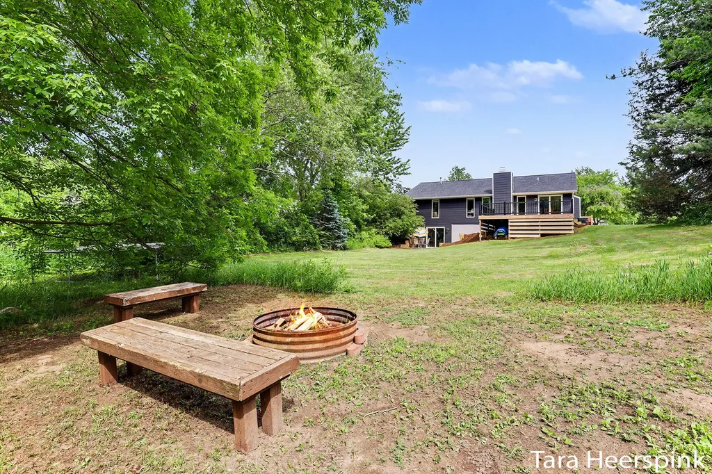 6237 Arroyo Vista Drive NE Cannon Township MI 49341