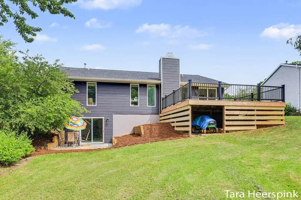 6237 Arroyo Vista Drive NE Cannon Township MI 49341