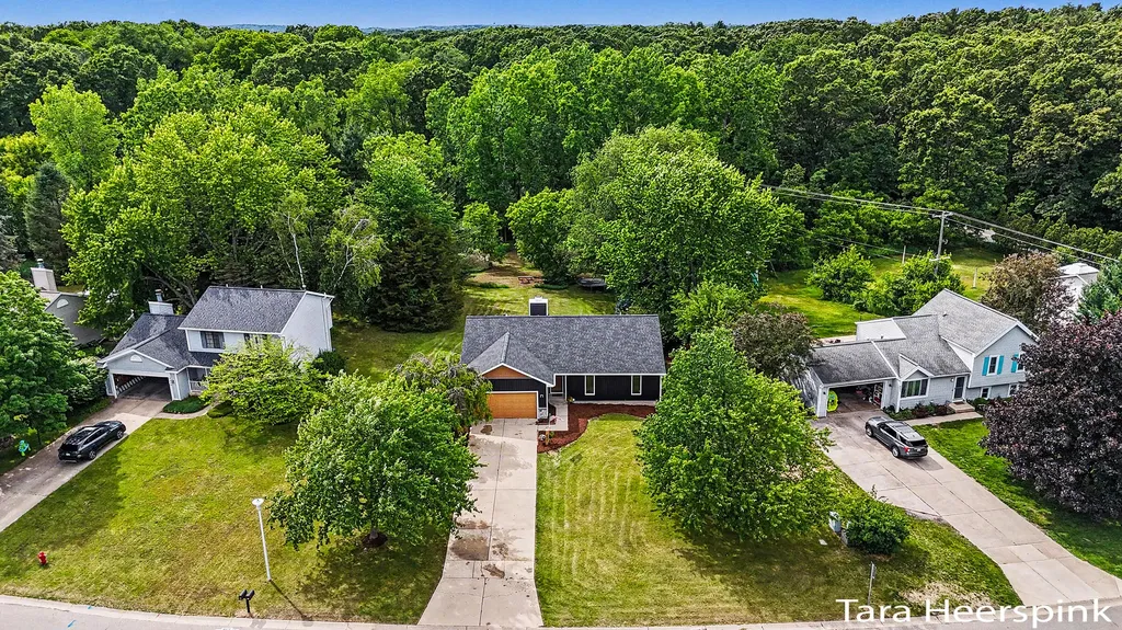 6237 Arroyo Vista Drive NE Cannon Township MI 49341