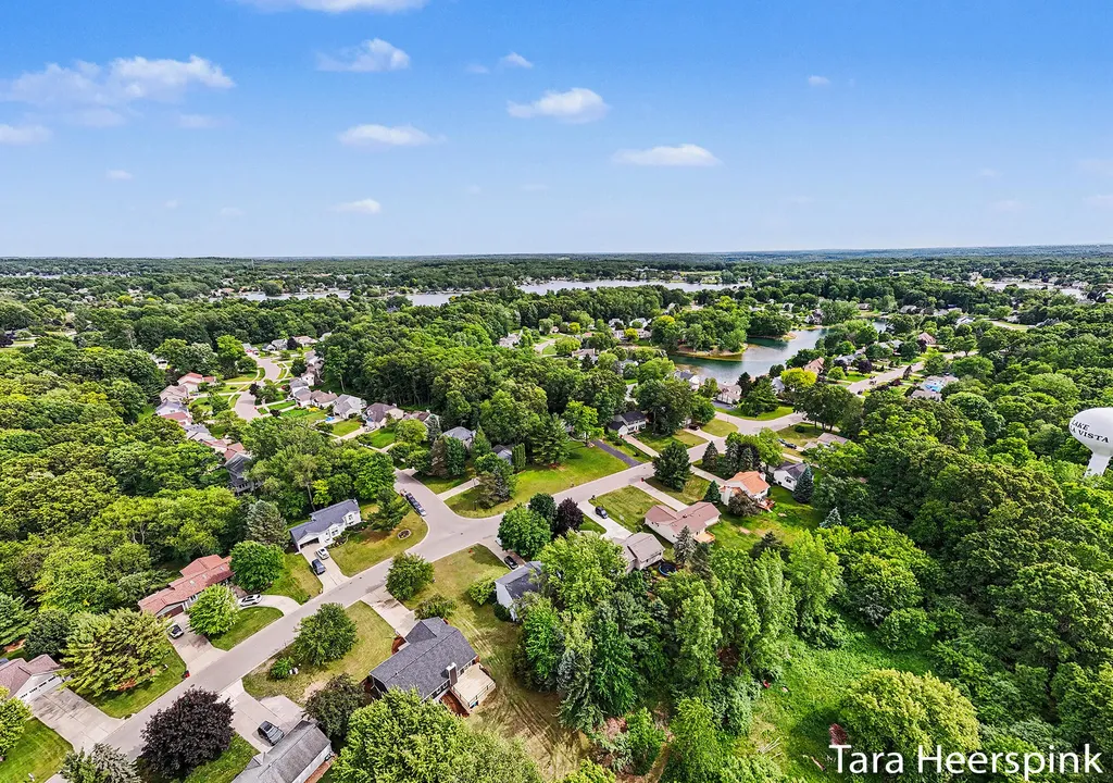 6237 Arroyo Vista Drive NE Cannon Township MI 49341