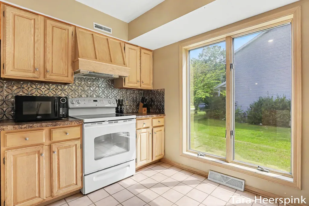 6237 Arroyo Vista Drive NE Cannon Township MI 49341