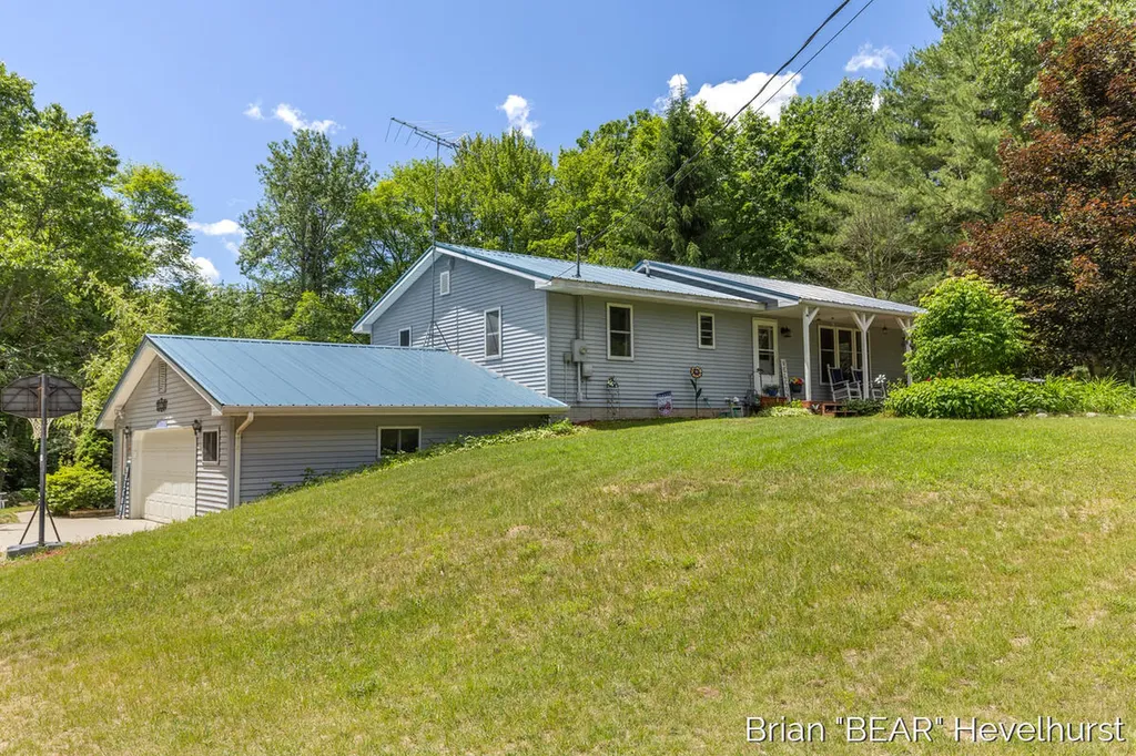 18249 8 Mile Road Mecosta Township MI 49346