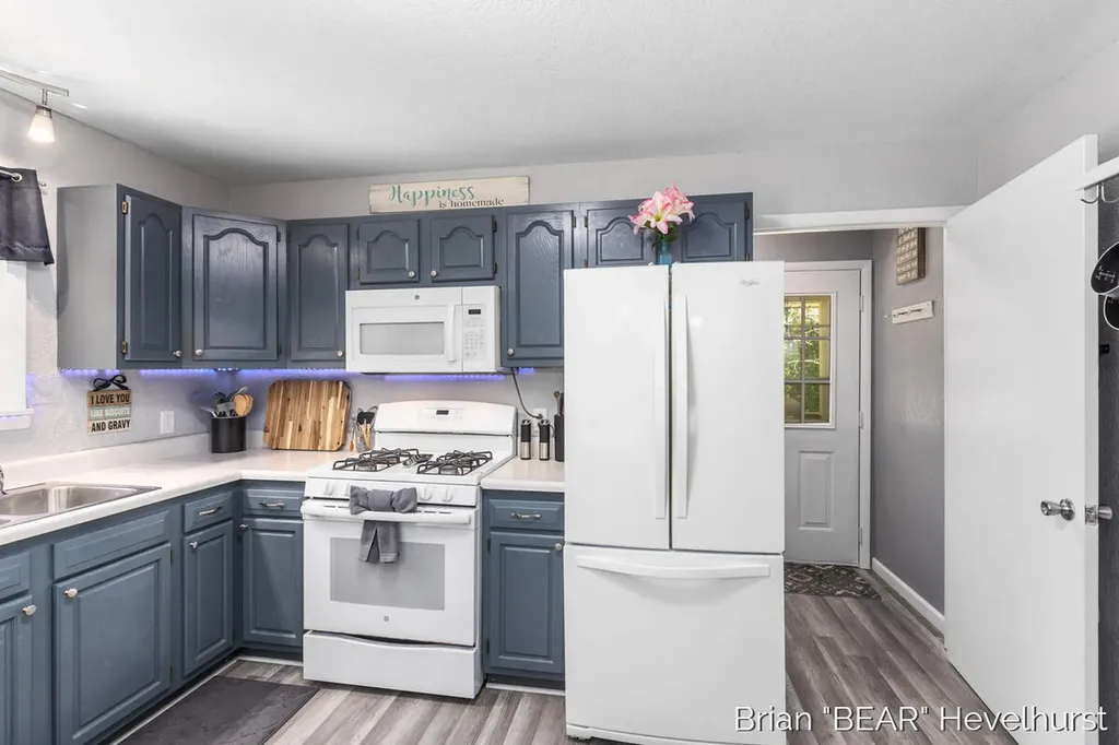18249 8 Mile Road Mecosta Township MI 49346