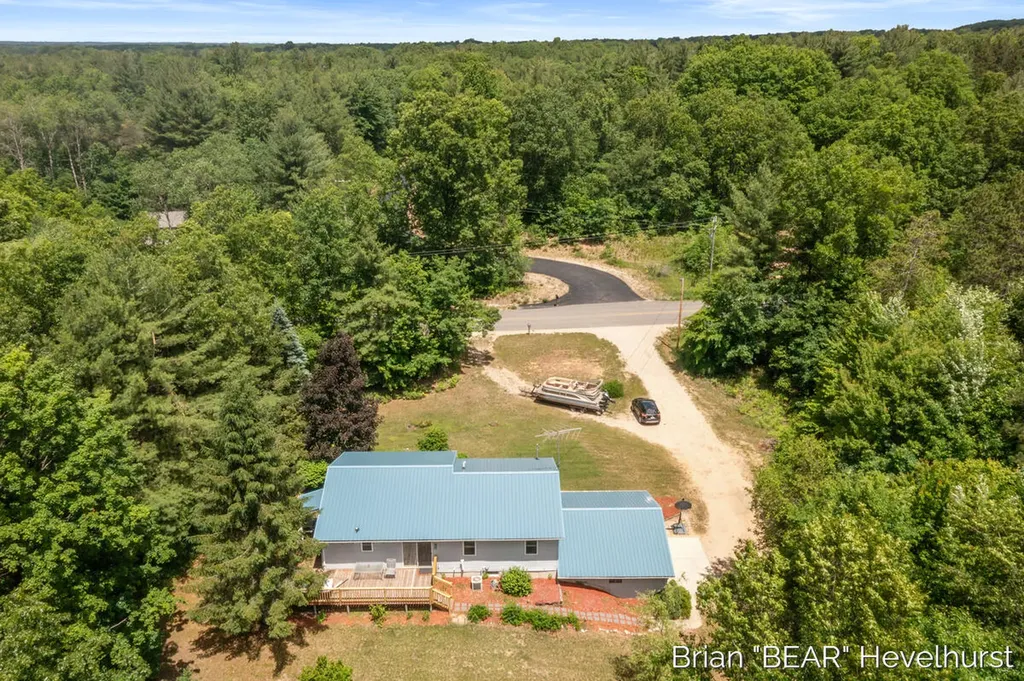 18249 8 Mile Road Mecosta Township MI 49346
