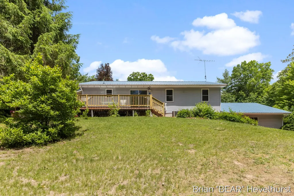 18249 8 Mile Road Mecosta Township MI 49346