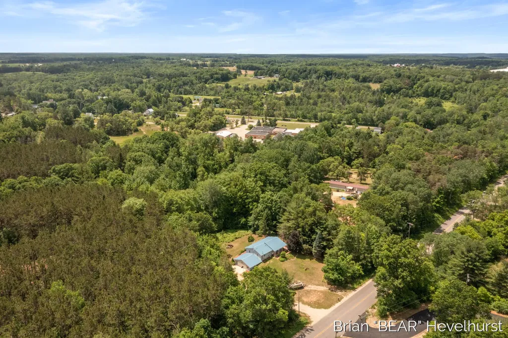18249 8 Mile Road Mecosta Township MI 49346