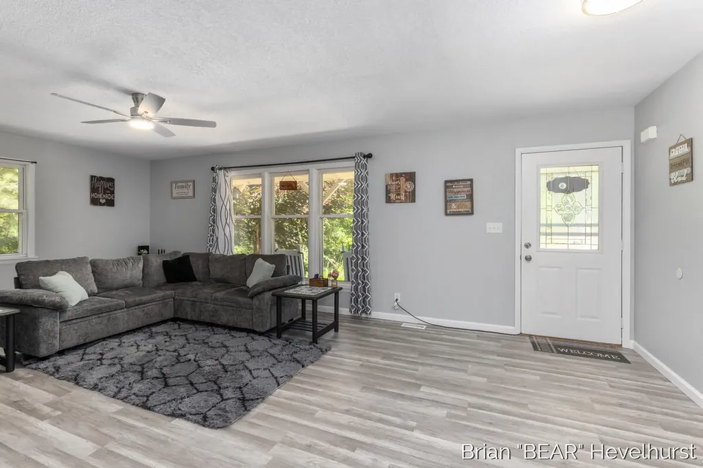 18249 8 Mile Road Mecosta Township MI 49346