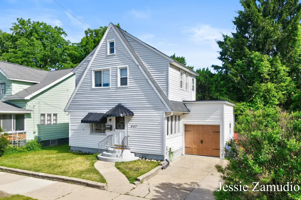 947 Lyon Street NE Grand Rapids City MI 49503