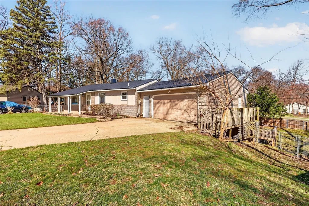 4401 Edgemont Drive SW Wyoming City MI 49519