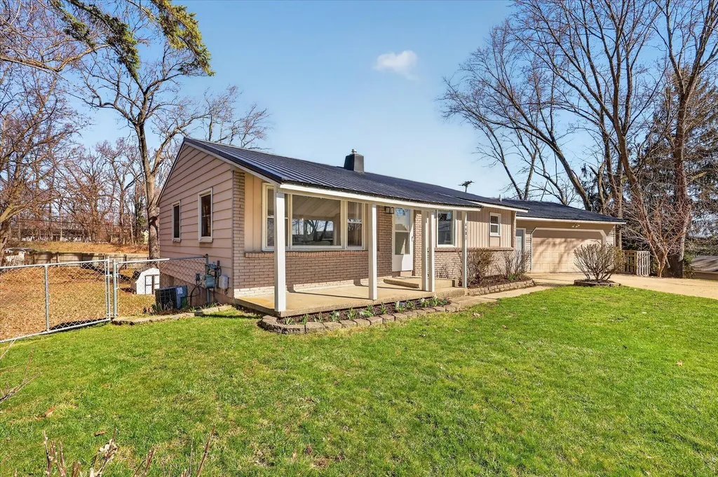 4401 Edgemont Drive SW Wyoming City MI 49519