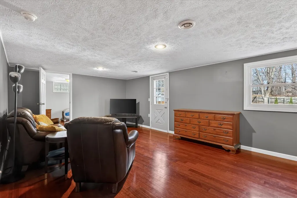 4401 Edgemont Drive SW Wyoming City MI 49519