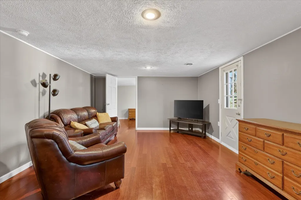 4401 Edgemont Drive SW Wyoming City MI 49519