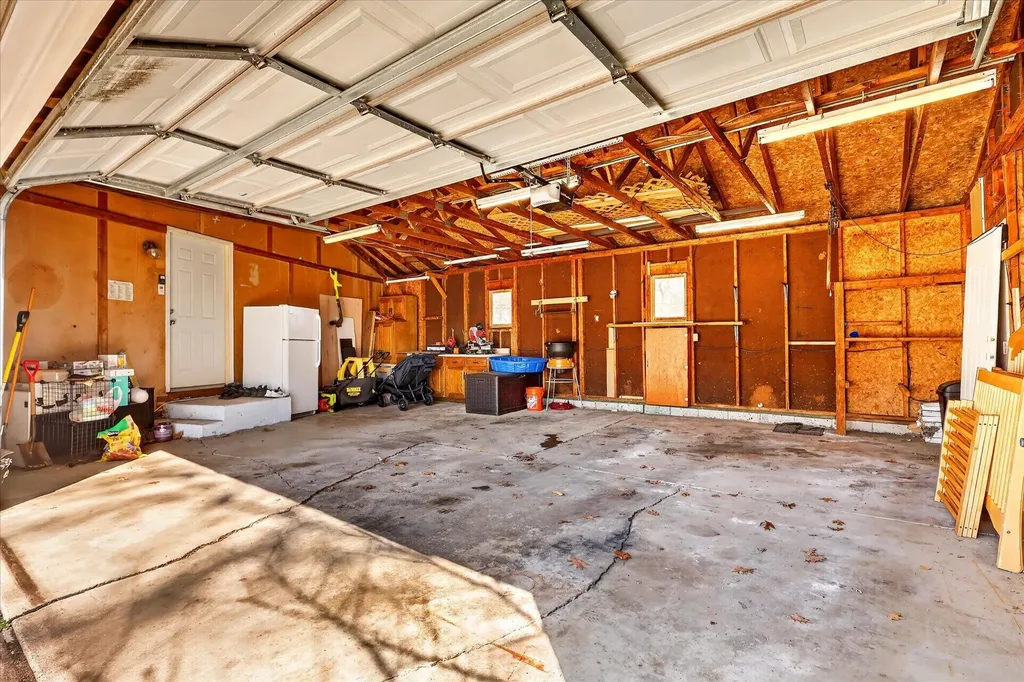 4401 Edgemont Drive SW Wyoming City MI 49519