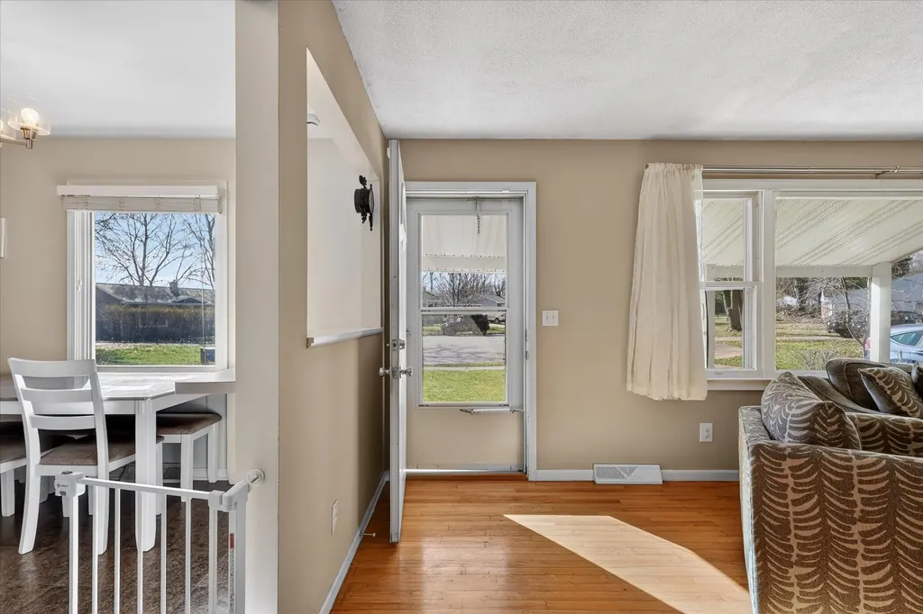 4401 Edgemont Drive SW Wyoming City MI 49519