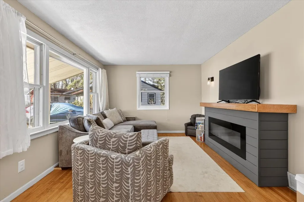 4401 Edgemont Drive SW Wyoming City MI 49519