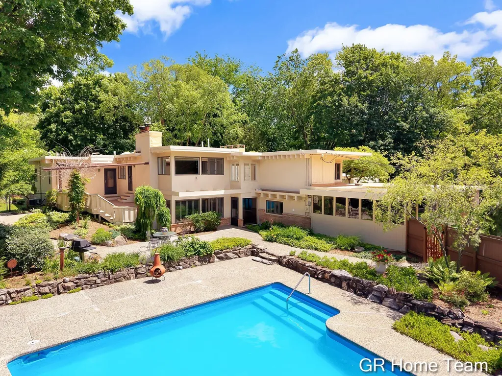 410 W South Street Greenville City MI 48838