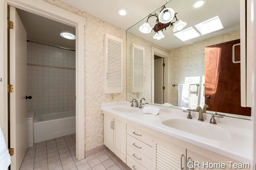 410 W South Street Greenville City MI 48838